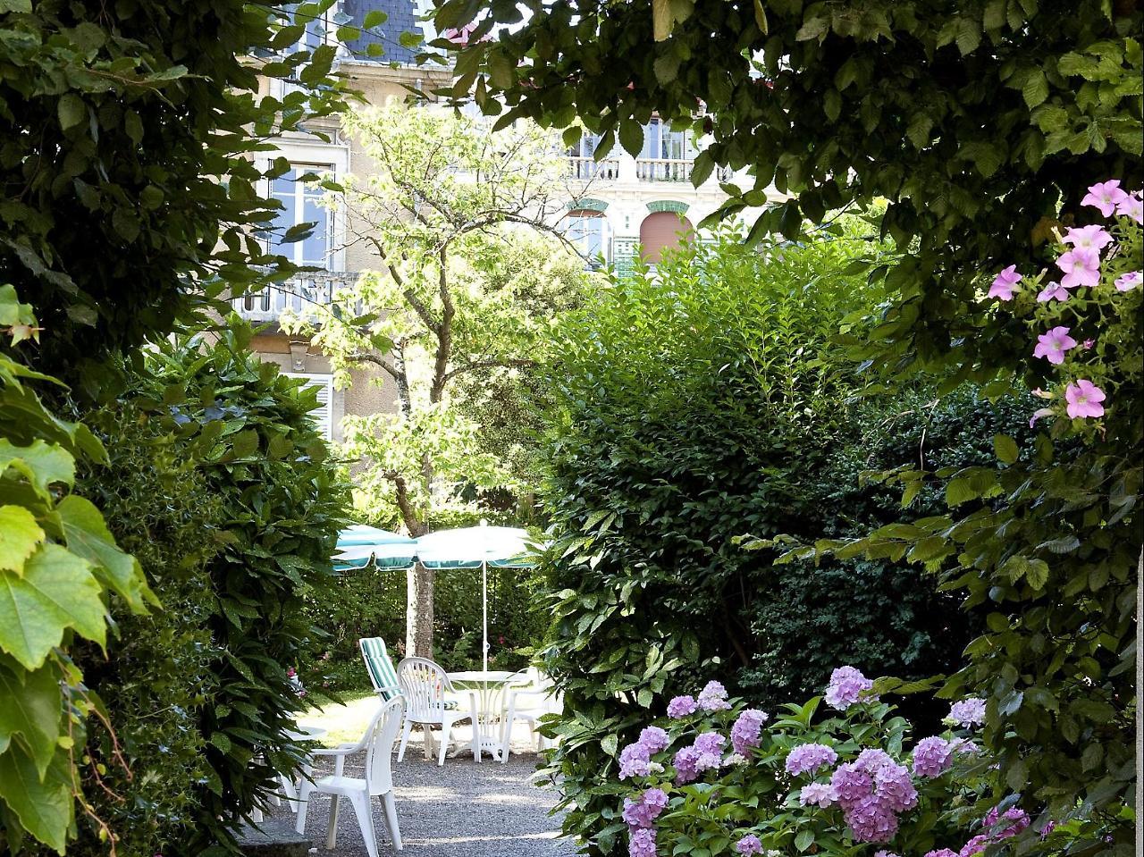 Logis Hotel Royal Saint-Mart Royat Dış mekan fotoğraf