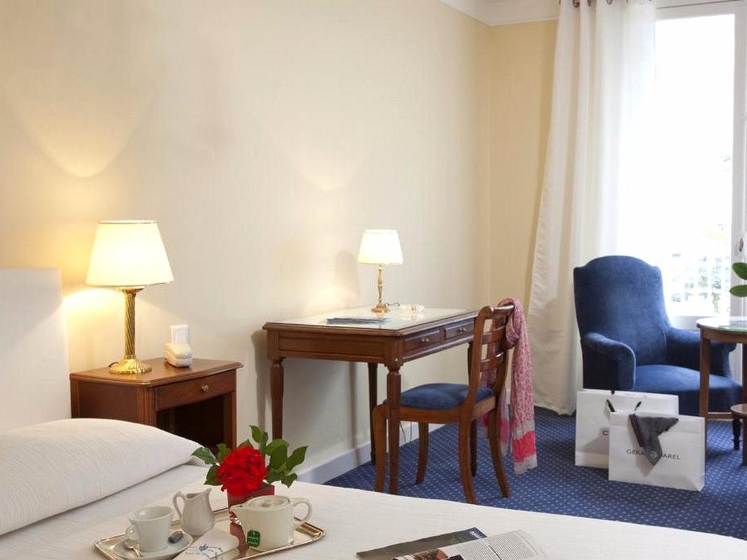 Logis Hotel Royal Saint-Mart Royat Dış mekan fotoğraf