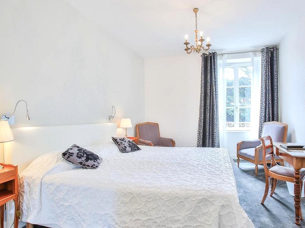 Logis Hotel Royal Saint-Mart Royat Dış mekan fotoğraf